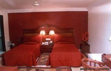 Oyo 11647 Hotel Metro Агра