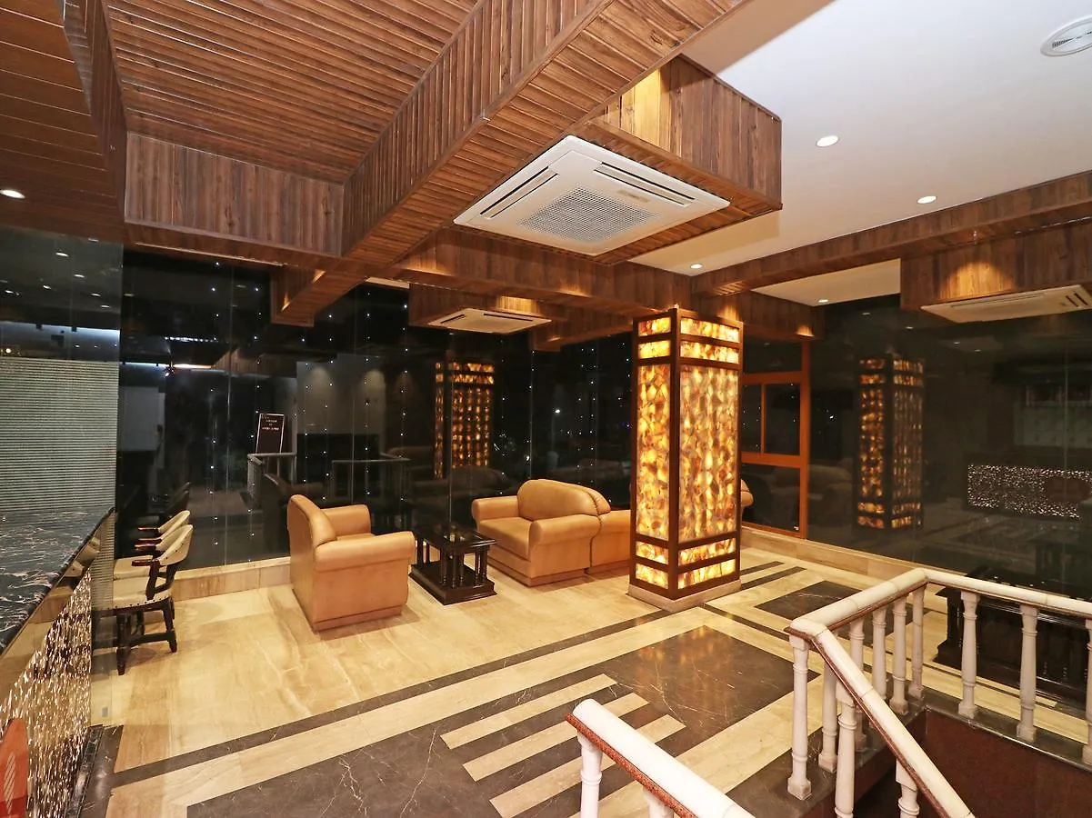Oyo 11647 Hotel Metro Агра