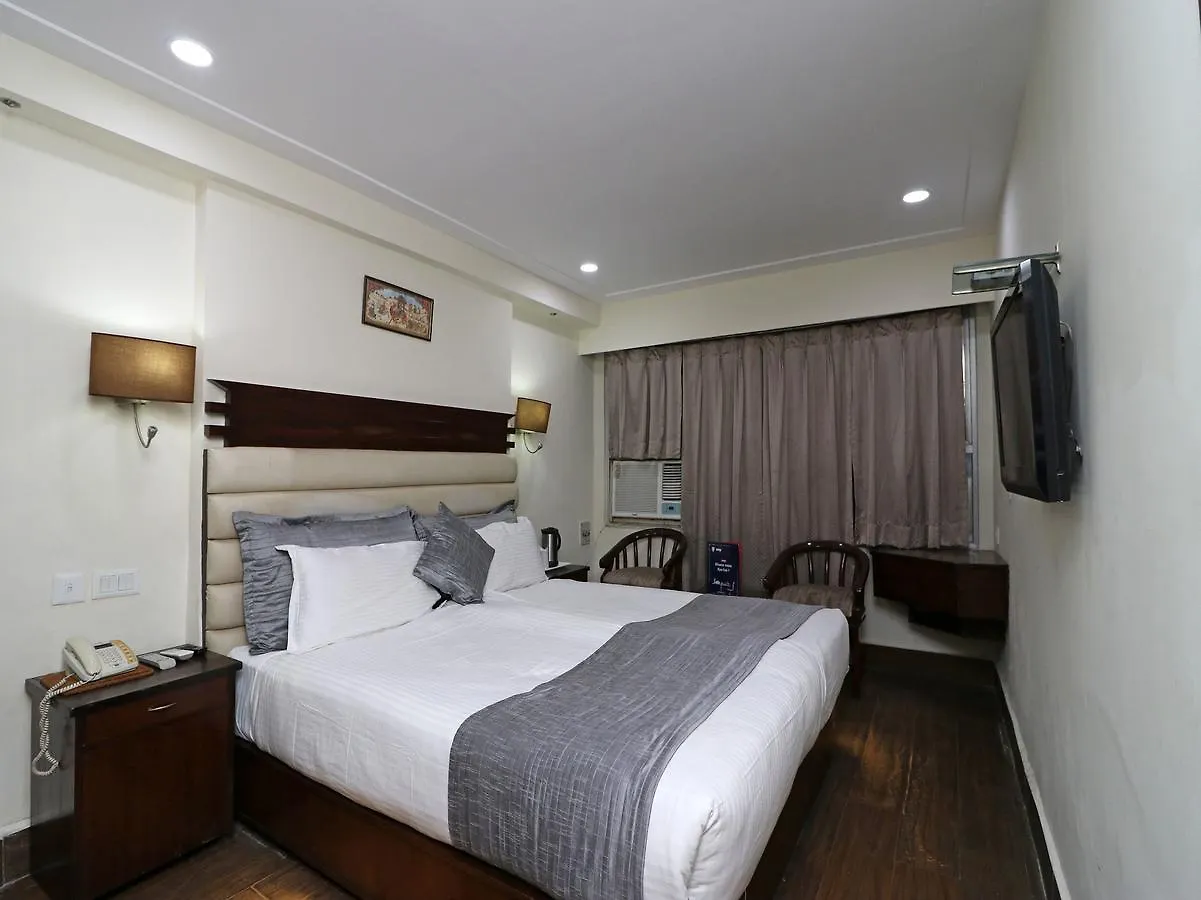 **  Oyo 11647 Hotel Metro Агра Индия