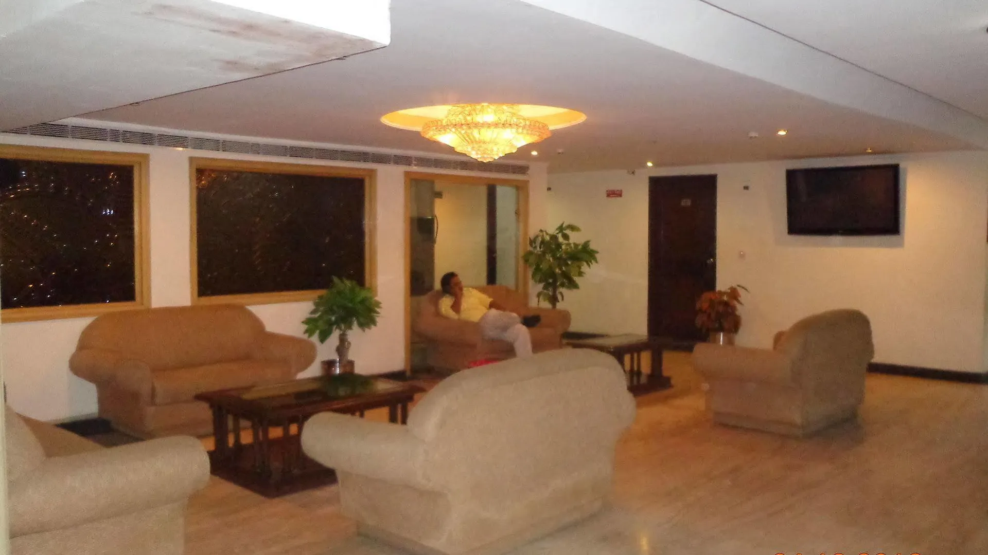 Oyo 11647 Hotel Metro Агра