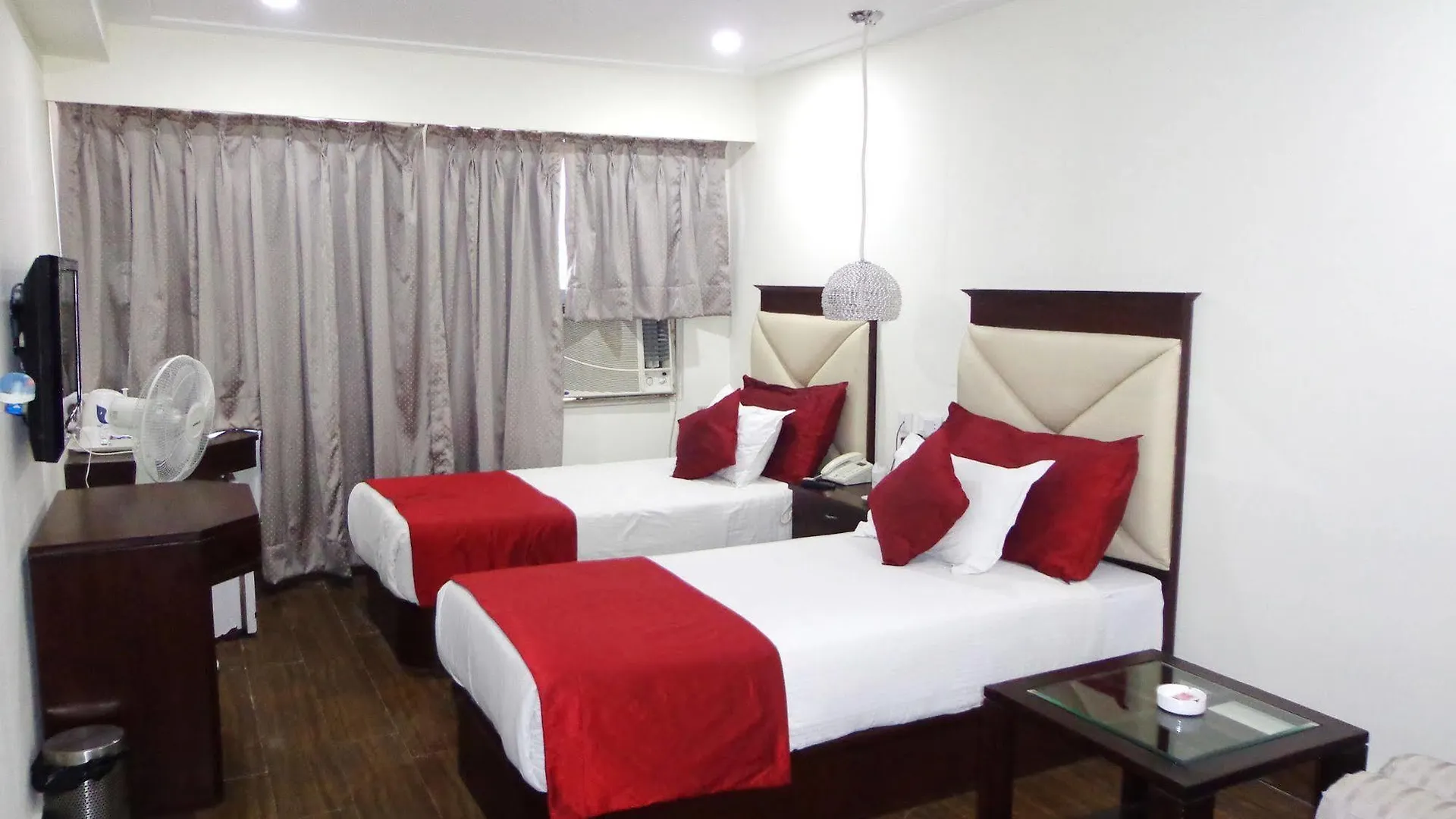Oyo 11647 Hotel Metro Агра