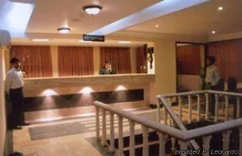 **  Oyo 11647 Hotel Metro Agra  India