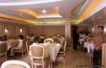 Oyo 11647 Hotel Metro Agra