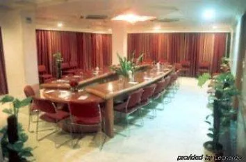 Oyo 11647 Hotel Metro Agra  India