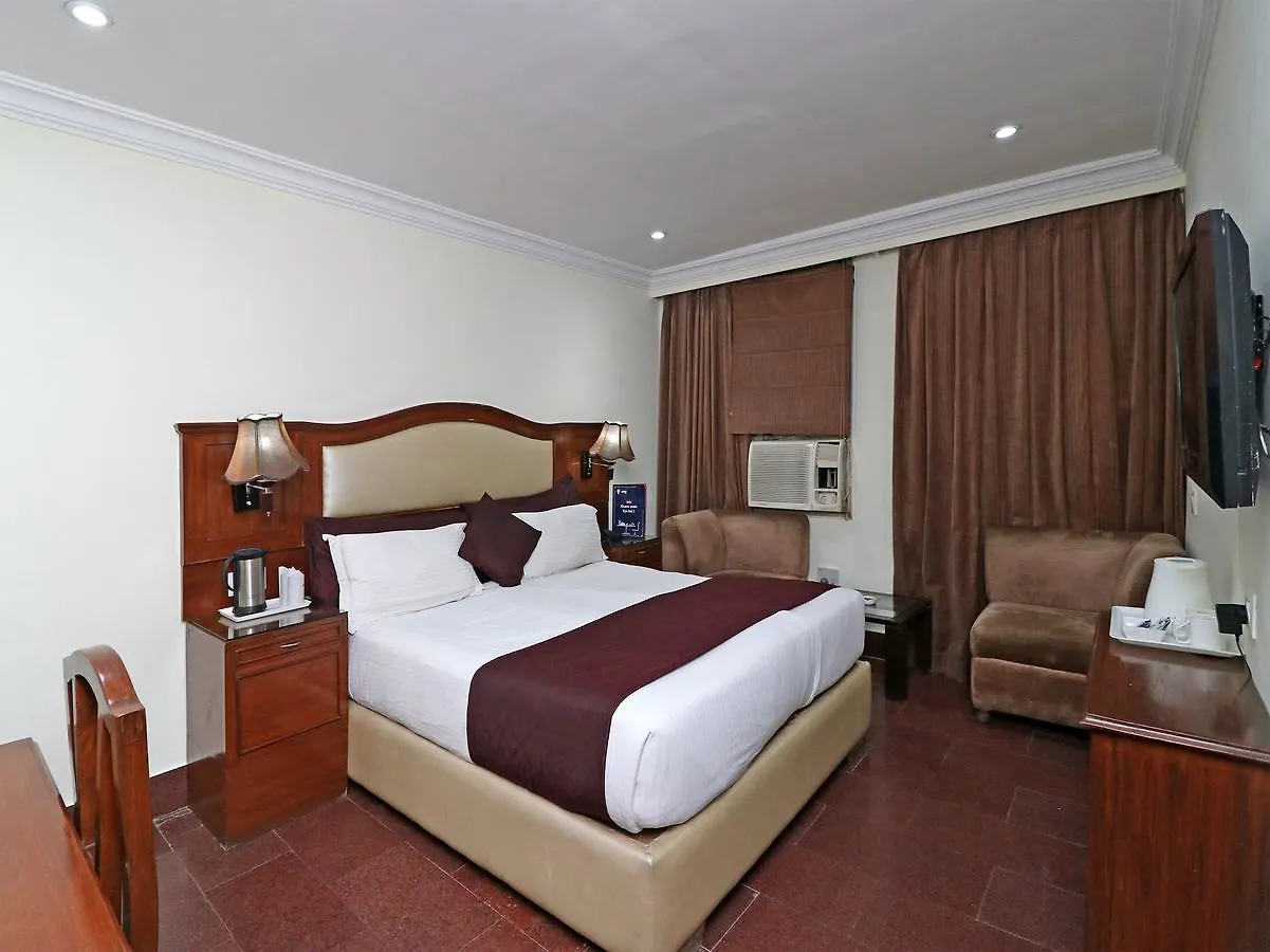 Oyo 11647 Hotel Metro Agra