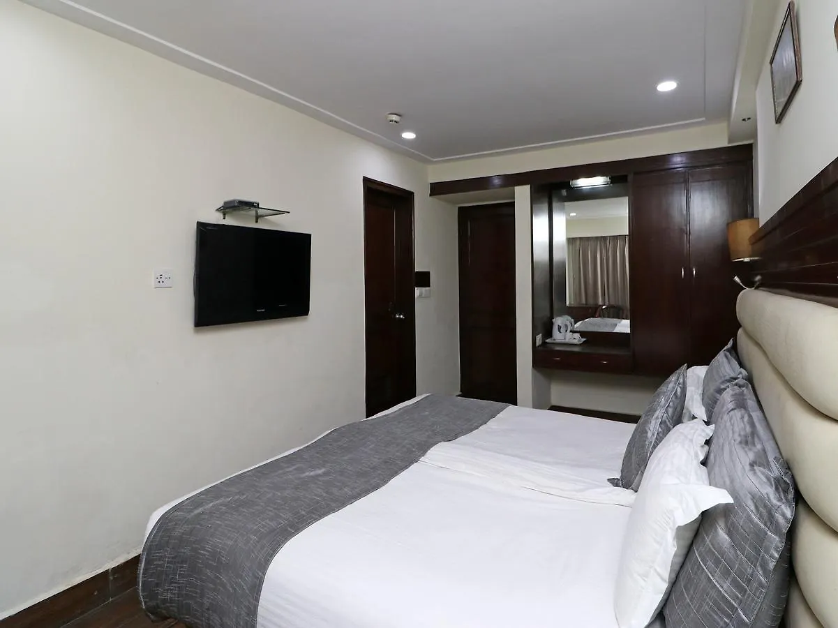 Oyo 11647 Hotel Metro Agra  India
