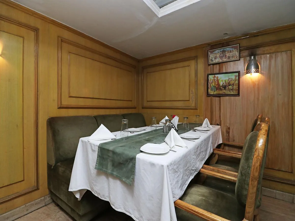 **  Oyo 11647 Hotel Metro Agra  India