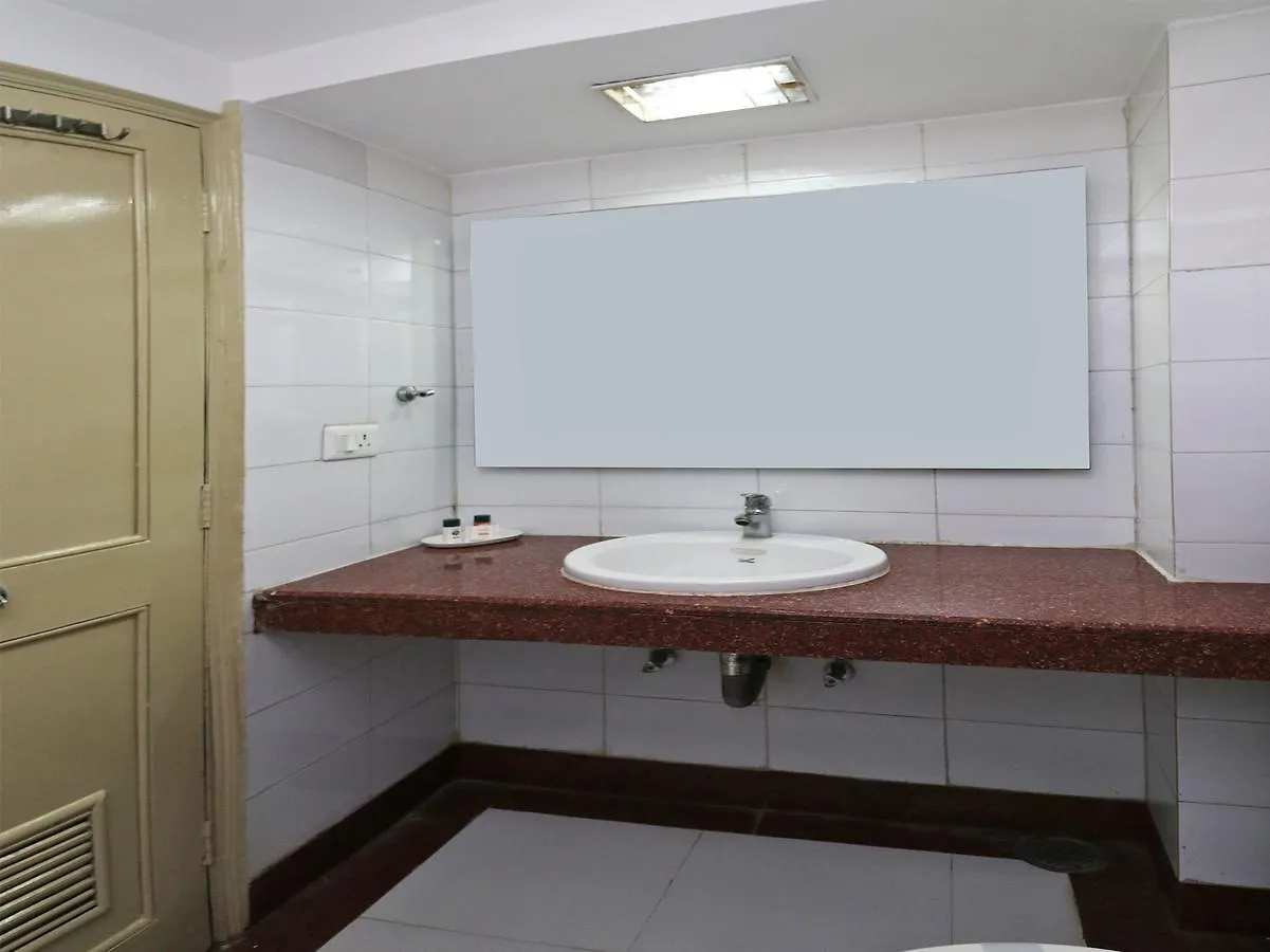 Oyo 11647 Hotel Metro Agra