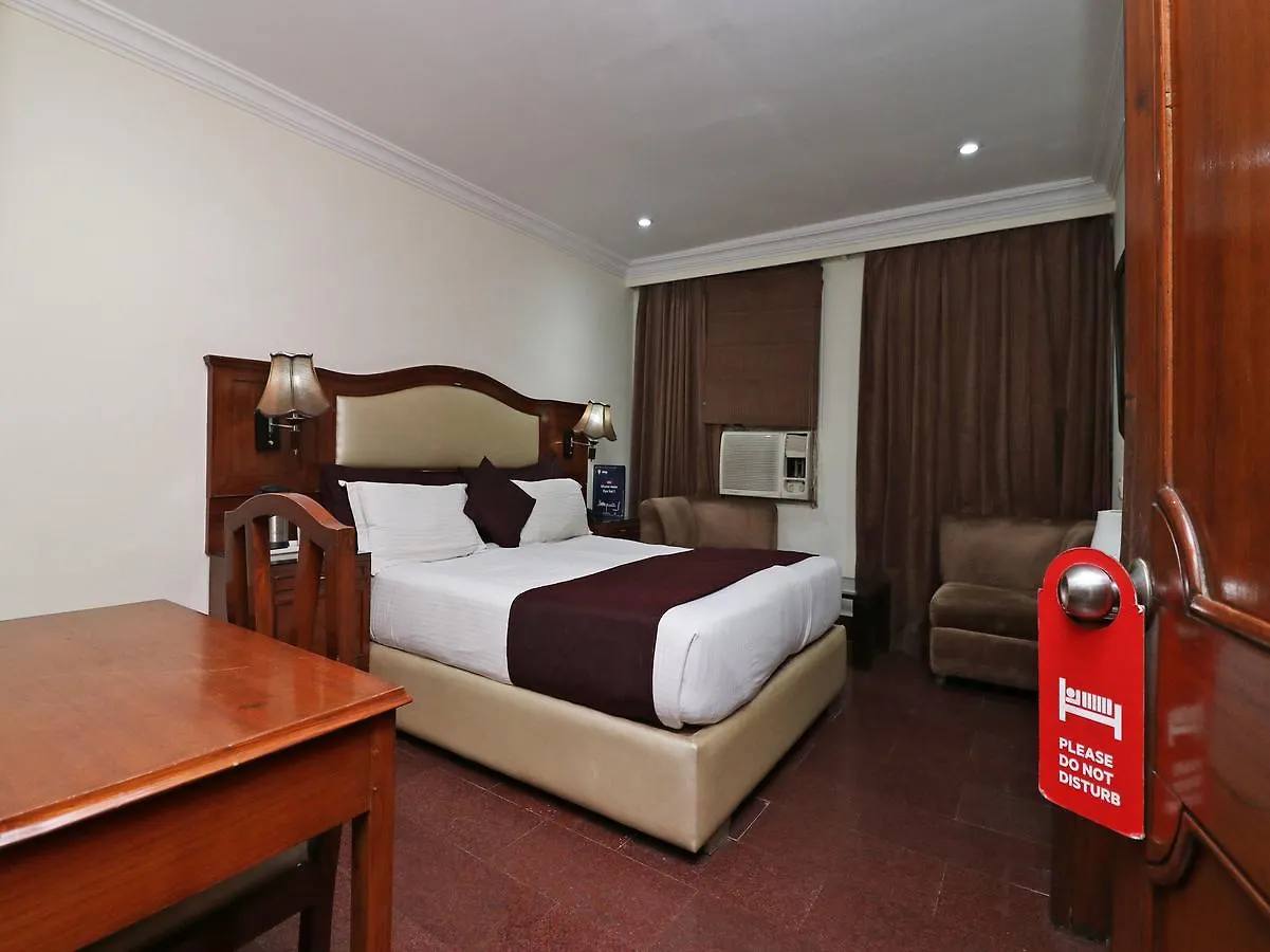 Oyo 11647 Hotel Metro Agra
