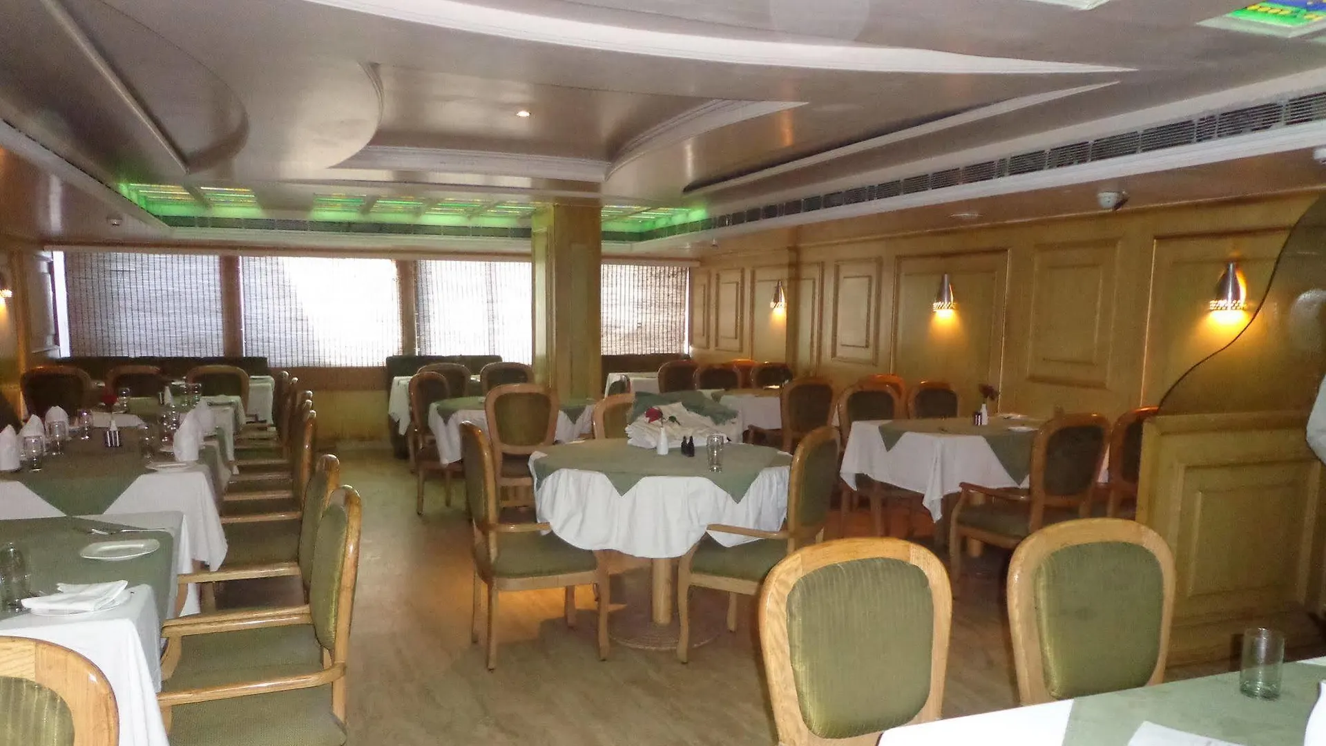 Oyo 11647 Hotel Metro Agra  2*, Agra (Uttar Pradesh)