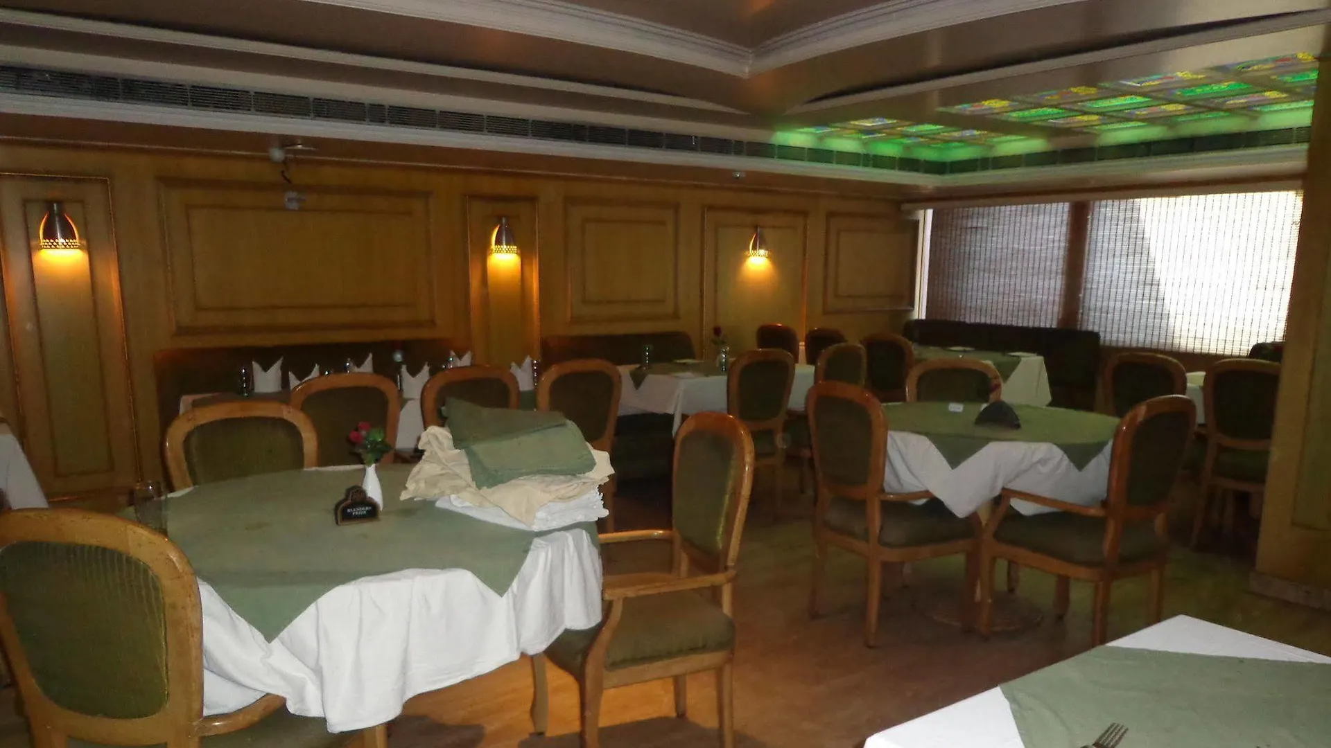 Oyo 11647 Hotel Metro Agra   Agra (Uttar Pradesh)