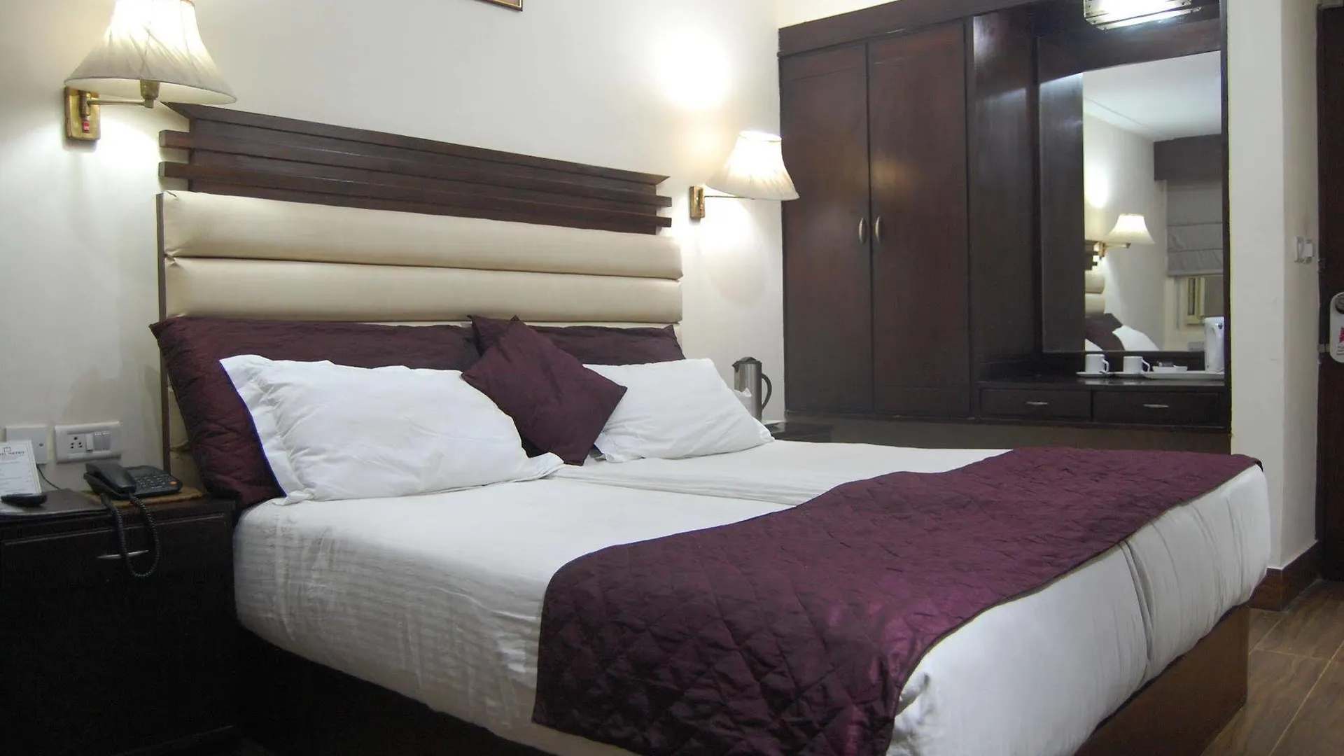 Oyo 11647 Hotel Metro Agra  2*, Agra (Uttar Pradesh)