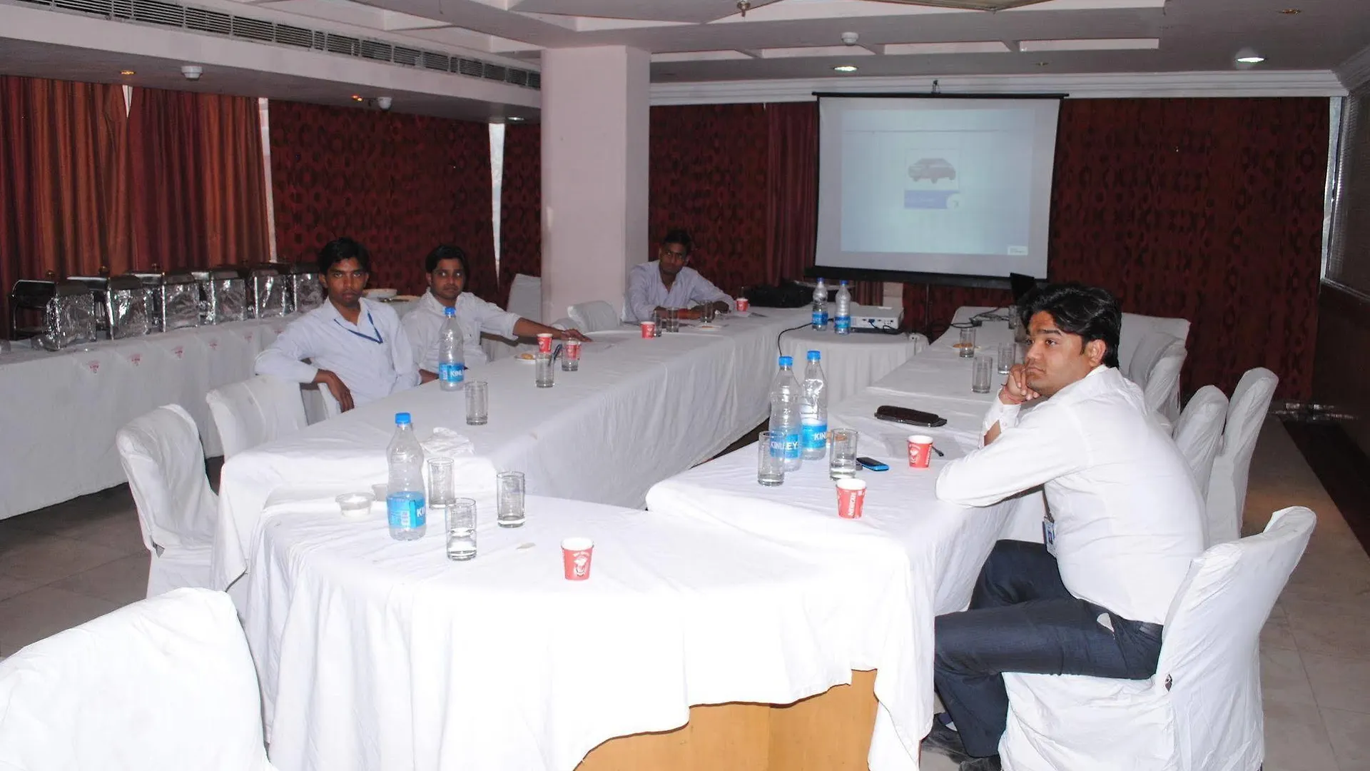 Oyo 11647 Hotel Metro Agra