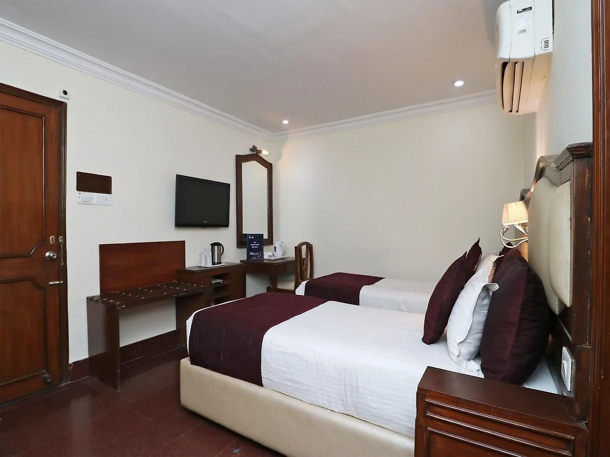 **  Oyo 11647 Hotel Metro Agra  Ινδία